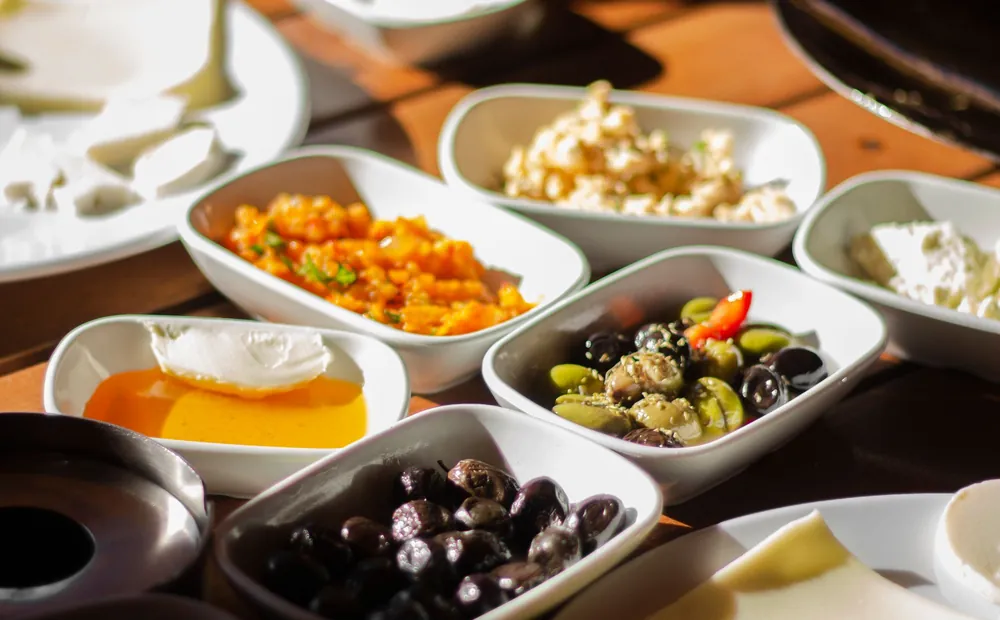 Akdeniz mutfağı meze sofrası